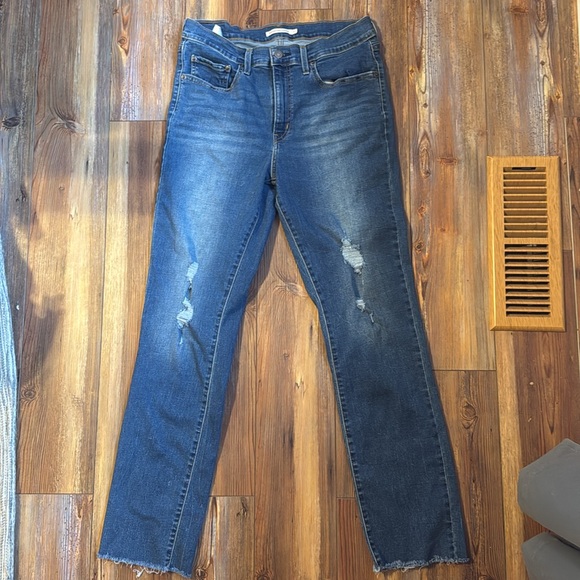 Levi's Women's Jeans- 724 High Rise Straight - Picture 2 of 4